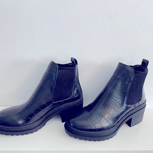 TOPSHOP BLACK BOOTS BRAND NEW